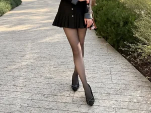 论grok：一个超级搜索引擎/图影生成+写作能力极强的AI